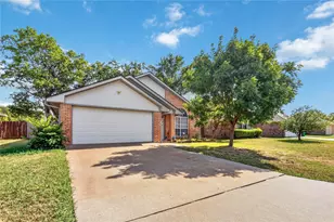 812 Brittany Dr, Denton, TX 76209 - Photo 3