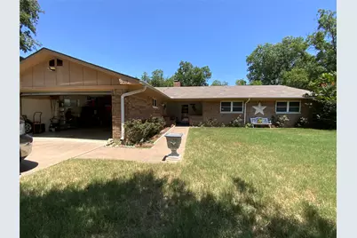 1213 Mockingbird Street, Stephenville, TX 76401 - Photo 9