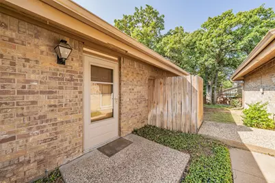 23 Park Lane, Bedford, TX 76021 - Photo 5