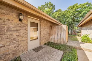 23 Park Ln, Bedford, TX 76021 - Photo 5