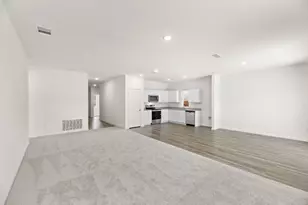10308 Holy Cross Ln, Fort Worth, TX 76036 - Photo 5