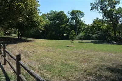 216 E Denton Drive, Euless, TX 76039 - Photo 9