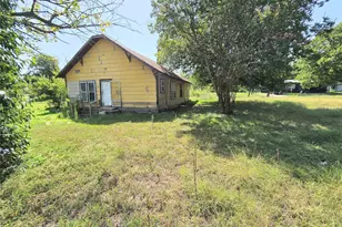 700 SW 3rd St, Hubbard, TX 76648 - Photo 3