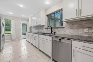 401 N Bailey Ave, Fort Worth, TX 76107 - Photo 13