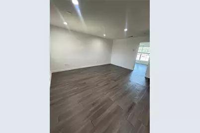 321 E 8th Street #216, Dallas, TX 75203 - Photo 5