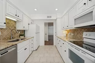 8619 Edgemere Rd, Dallas, TX 75225 - Photo 19