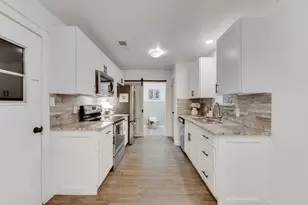 913 Childers Ave, Benbrook, TX 76126 - Photo 9