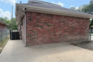 12905 Kleberg Rd, Dallas, TX 75253 - Photo 23