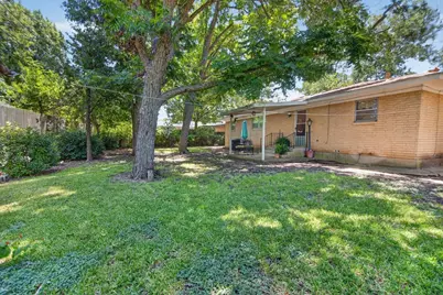 307 Estates Drive, Woodway, TX 76712 - Photo 13