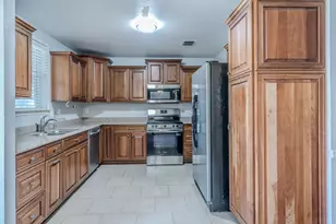 1308 Krista Dr, Burleson, TX 76028 - Photo 9