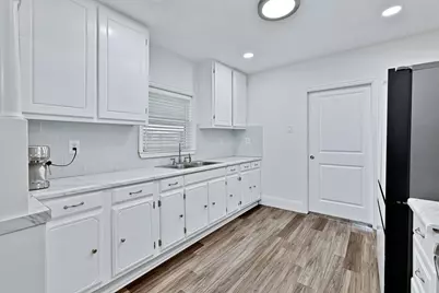813 Brooks Avenue, Dallas, TX 75208 - Photo 7