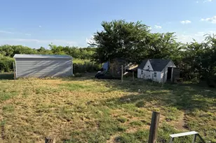 355 Indian Hills Rd, Bowie, TX 76230 - Photo 37
