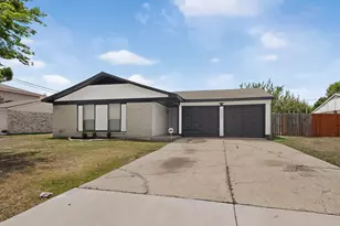 3045 Lisetta St, Grand Prairie, TX 75052 - Photo 3