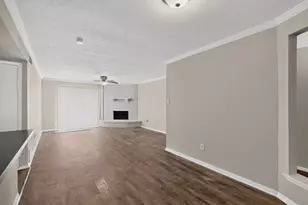 3045 Lisetta St, Grand Prairie, TX 75052 - Photo 9