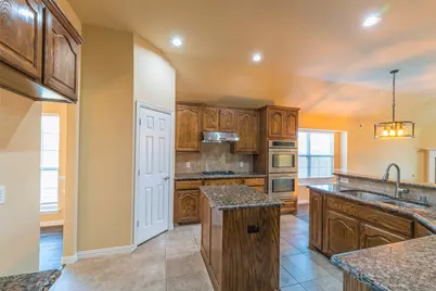 918 Witherby Lane, Lewisville, TX 75067 - Photo 9