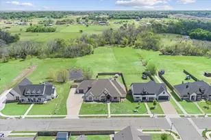 1024 Cecilia Ct, Robinson, TX 76706 - Photo 3