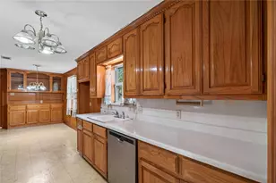 1605 Weathered St, Irving, TX 75062 - Photo 9