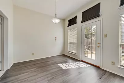 5209 Manhassett Drive, Arlington, TX 76018 - Photo 5