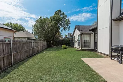 5209 Manhassett Drive, Arlington, TX 76018 - Photo 11