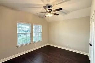 704 Ransom Wy, Greenville, TX 75402 - Photo 11