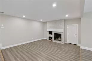 209 W 9th St, Kemp, TX 75143 - Photo 3