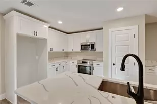 209 W 9th St, Kemp, TX 75143 - Photo 11