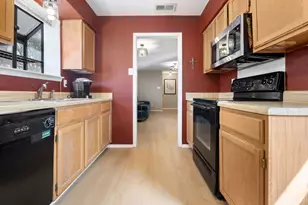 1805 W Spring Creek Pkwy, Plano, TX 75023 - Photo 9
