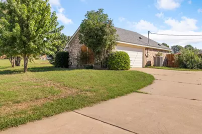 2609 Castle Road, Burleson, TX 76028 - Photo 3