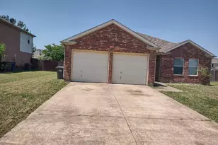 1613 Wavecrest Dr, Glenn Heights, TX 75154 - Photo 1