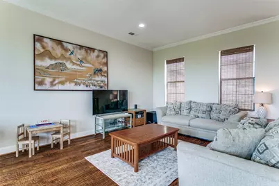 1132 Hemingway Lane, Irving, TX 75063 - Photo 13