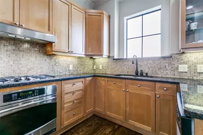 1132 Hemingway Lane, Irving, TX 75063 - Photo 5