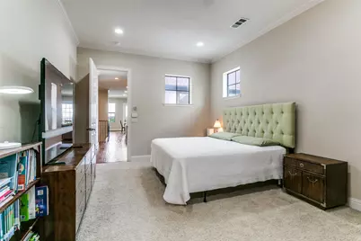 1132 Hemingway Lane, Irving, TX 75063 - Photo 17