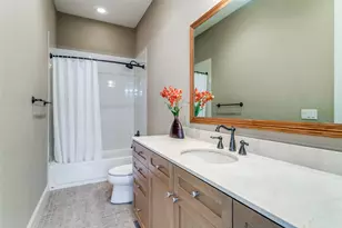 1132 Hemingway Ln, Irving, TX 75063 - Photo 29