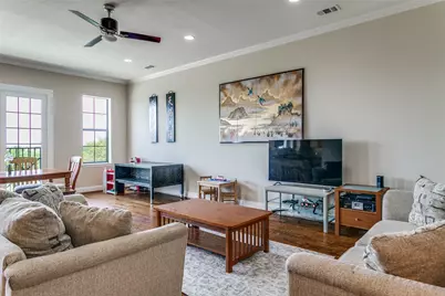 1132 Hemingway Lane, Irving, TX 75063 - Photo 13