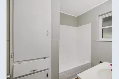 717 NW 14th Street, Grand Prairie, TX 75050 - Photo 17
