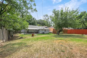 717 NW 14th St, Grand Prairie, TX 75050 - Photo 5