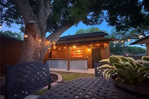 9920 Greenfield Dr, Dallas, TX 75238 - Photo 29