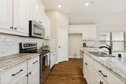 212 Providence Drive, Van Alstyne, TX 75495 - Photo 9
