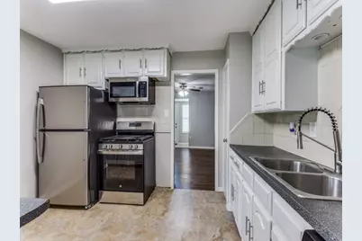 512 Bluebonnet Drive, Hurst, TX 76053 - Photo 7