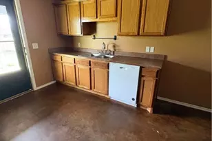 160 Bell St, Blossom, TX 75416 - Photo 9
