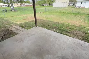 160 Bell St, Blossom, TX 75416 - Photo 15