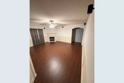 8125 Dripping Springs Drive, Fort Worth, TX 76134 - Photo 3