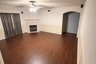 8125 Dripping Springs Dr, Fort Worth, TX 76134 - Photo 3