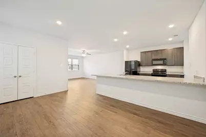 5569 Willamette Drive, Fort Worth, TX 76119 - Photo 13