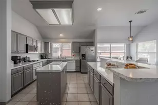 4820 Thames Dr, Grand Prairie, TX 75052 - Photo 9