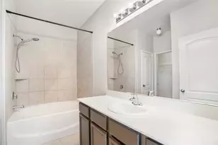 6001 Royal Gorge Dr, Fort Worth, TX 76179 - Photo 13