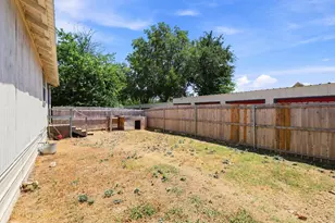 298 7th St, Honey Grove, TX 75446 - Photo 25