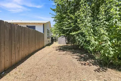 298 7th Street, Honey Grove, TX 75446 - Photo 27