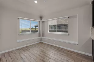 921 Amberwood Dr, Godley, TX 76044 - Photo 19