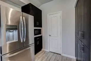 921 Amberwood Dr, Godley, TX 76044 - Photo 23